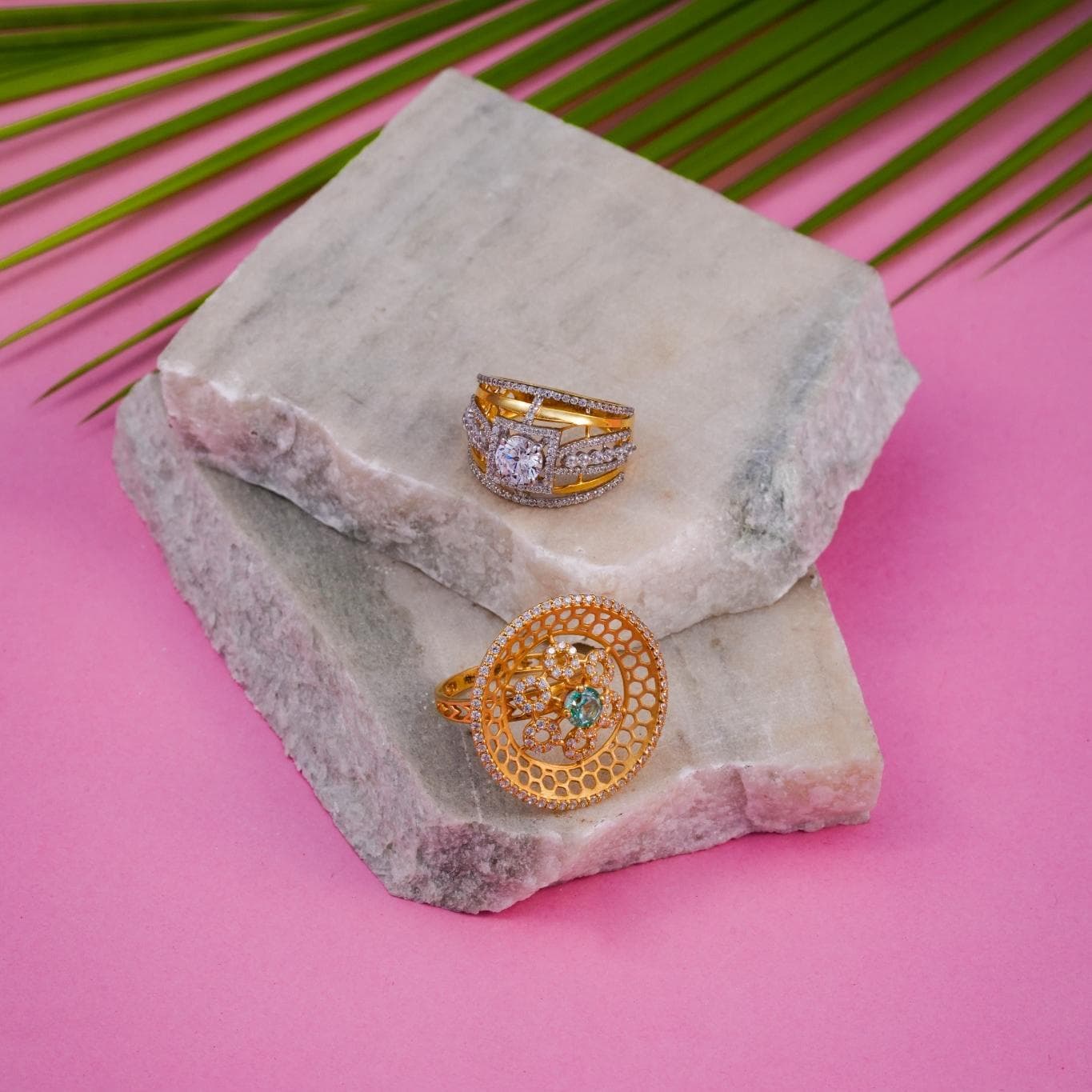 Dazzling Solitaire Rings - Gold