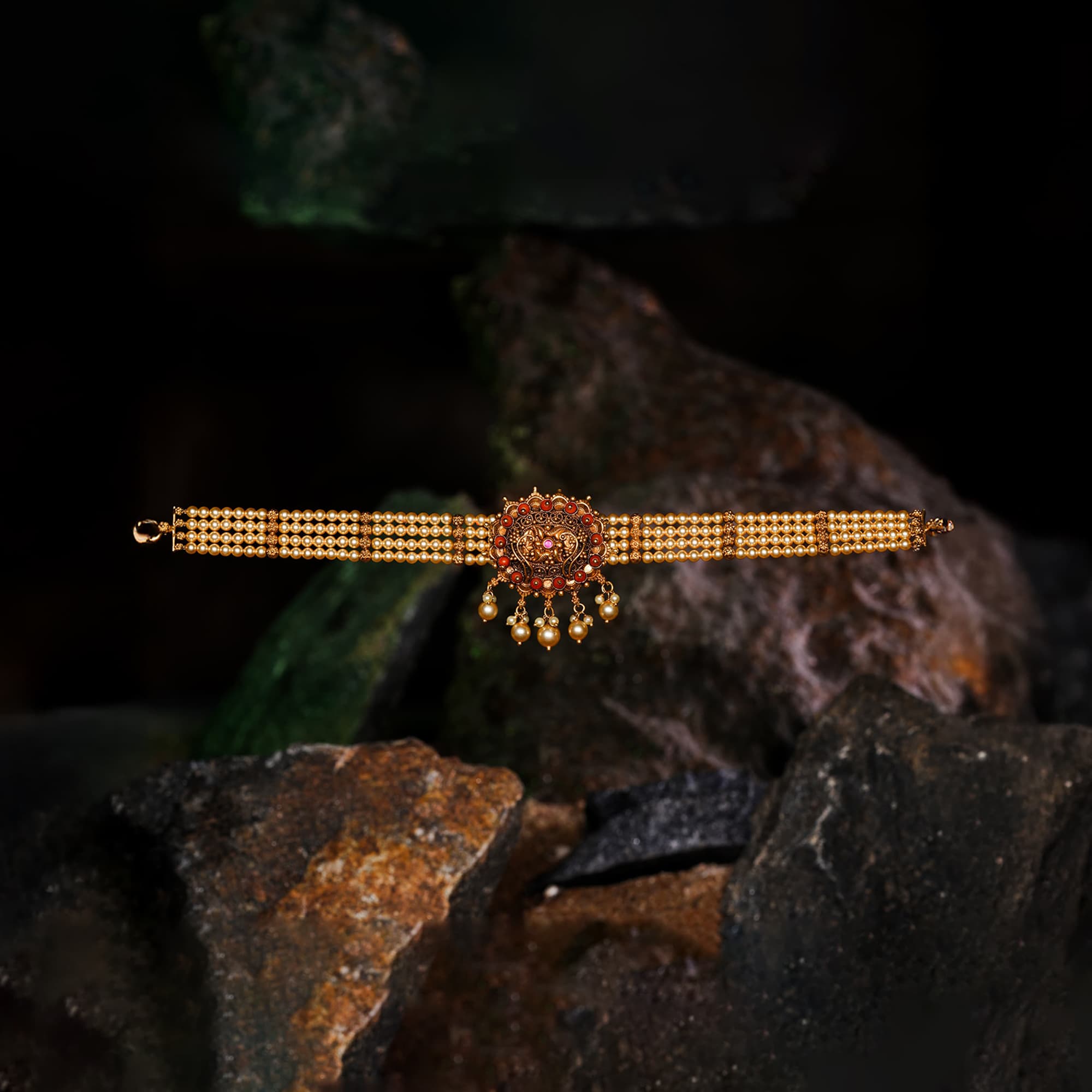 Elegant Choker Necklaces - Gold