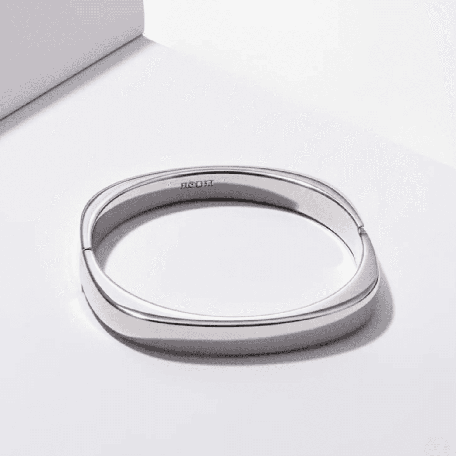 Sleek Oval Kada - Silver
